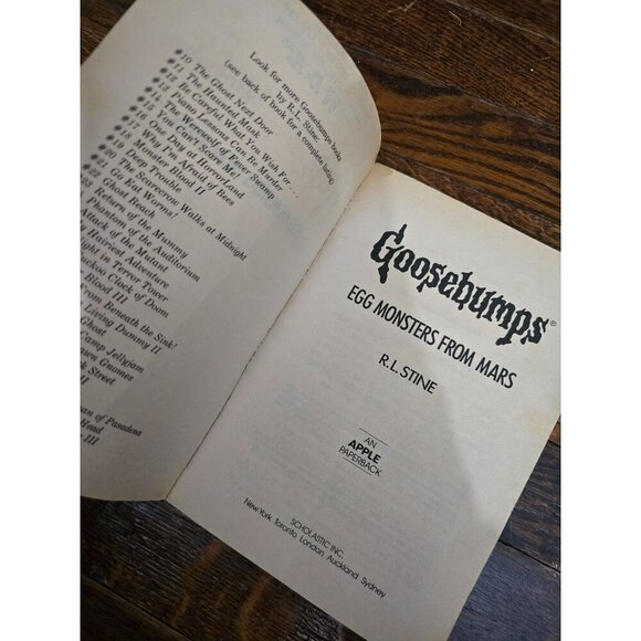 Goosebumps #42 Egg Monsters From Mars By R.L. Stine Vintage 90s Scholastic Paper - Picture 3 of 7